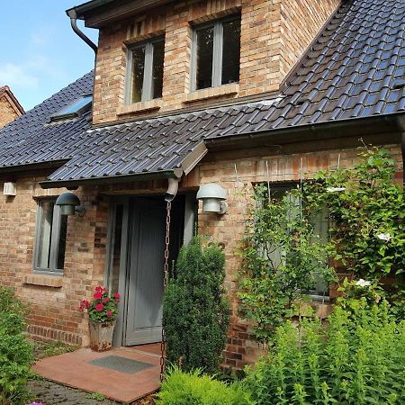 Grosse Wohnung / Haushaelfte In Peetzig Am See Angermunde Extérieur photo