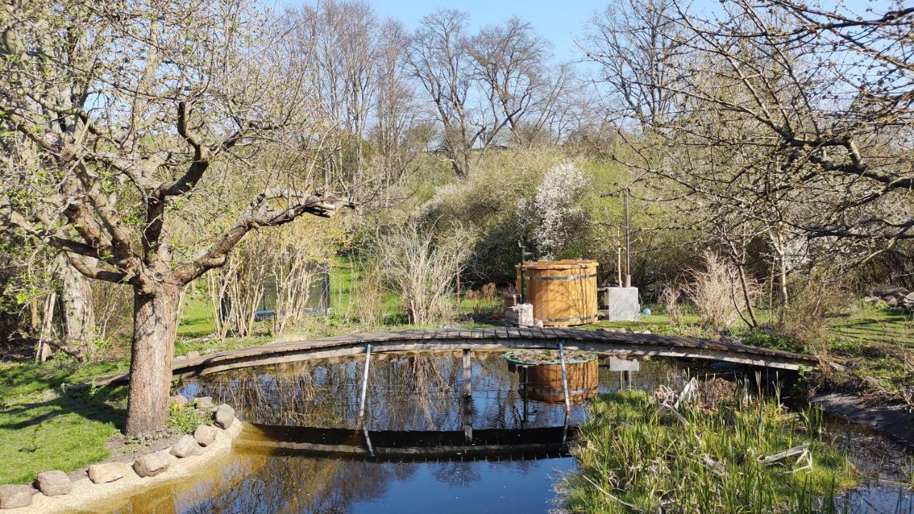 Grosse Wohnung / Haushaelfte In Peetzig Am See Angermunde Extérieur photo