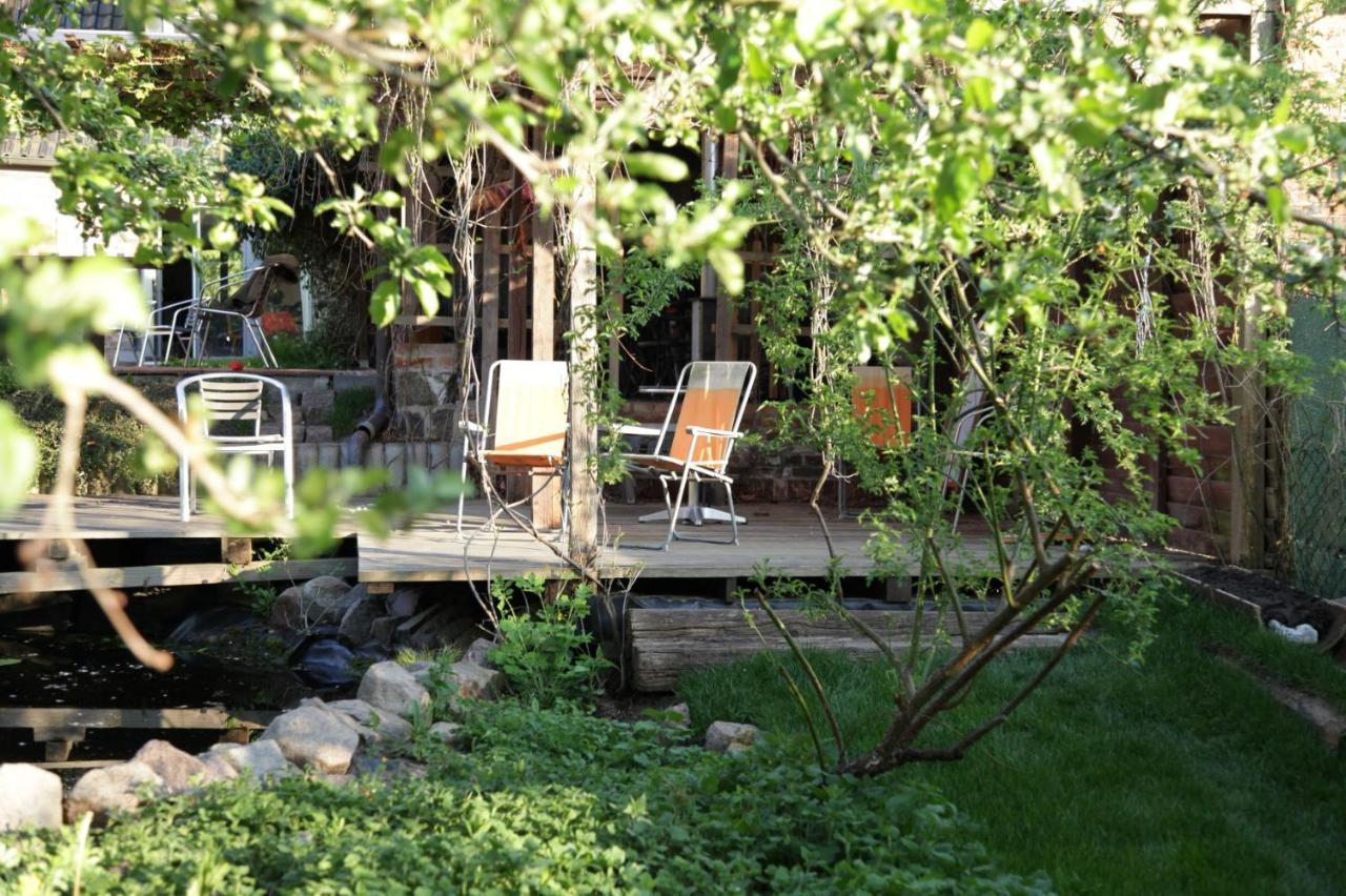 Grosse Wohnung / Haushaelfte In Peetzig Am See Angermunde Extérieur photo