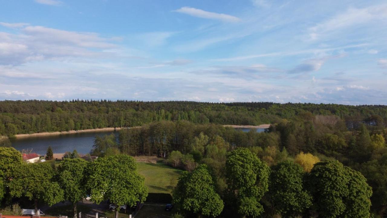 Grosse Wohnung / Haushaelfte In Peetzig Am See Angermunde Extérieur photo